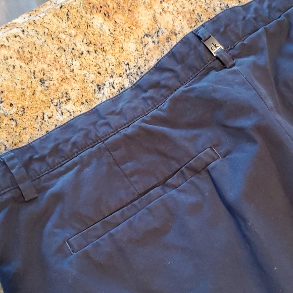 Calvin Klein Solid Straight Leg Chino Shorts - Picture 4 of 12